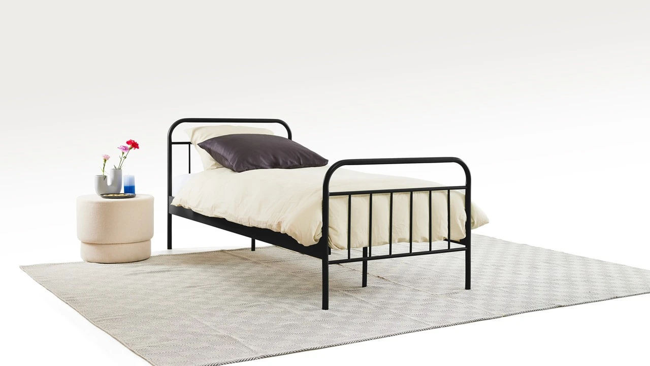 Bed Alex 1-persoons Zwart Metaal – Modern Industrieel Spijlenbed voor Tienerkamer 3 Bed Alex 1-persoons Zwart Metaal – Modern Industrieel Spijlenbed voor Tienerkamer