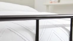 Bed Alex - Industrieel Zwart Metaal met Eikenlook - Modern Bedframe -Beter Bed Winkel Bed Alex zwart 5