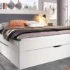 Bed Butiken met Gestoffeerd Hoofdbord en Opberglades - Landelijk Wit Design -Beter Bed Winkel Bed Butiken met gestoffeerd hoofdbord alpine wit