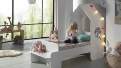 Vipack Bed Casami Met Dak en Bankje – Wit Grachtenpand Huisbed 90x200 cm -Beter Bed Winkel Bed Casami met dak wit 1