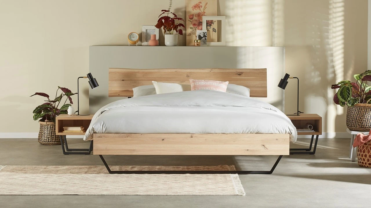 Bed Elessar Raw Blank Eiken met Zwart Staal – Robuust Industrieel Bedframe 4 Bed Elessar Raw Blank Eiken met Zwart Staal – Robuust Industrieel Bedframe - Afbeelding 2