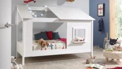 Vipack Huisbed Wit met Voorpaneel en Half Dak – Grenenhout Kinderbed met Speelraam