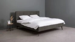 Bed NoΓ«lle β Luxe Gestoffeerd Bedframe met Geknoopt Hoofdbord & Zwarte Poten