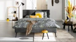 Bed Novelle - Modern Ecoleer Bedframe met Zwarte Metalen Poten