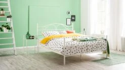 Bed Quincy – Romantisch Metalen Spijlenbed met Modern Design