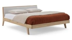Karlsson Bed Skogar Massief Eiken – Modern Minimalistisch met Gestoffeerd Hoofdbord -Beter Bed Winkel Bed Skogar exclusief bodem en matras bloq light gey 2