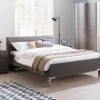 Bed Suite Modern Design – Comfortabel Bedframe met Chrome Poten & Stoffen Hoofdbord 2 Bed Suite Modern Design – Comfortabel Bedframe met Chrome Poten & Stoffen Hoofdbord -Beter Bed Winkel Bed Suite met chrome poten havanna havanna