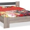 Bed Young - Eikenlook Bedframe met Hoog Hoofdbord - Natuurlijk & Chic 1 Bed Young - Eikenlook Bedframe met Hoog Hoofdbord - Natuurlijk & Chic -Beter Bed Winkel Bed Young donkergrijs