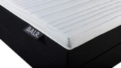 BALR Premium Black with Silver Details – Logo Feature Luxe Vlakke Boxspring -Beter Bed Winkel Boxspring BALR Premium vlak met gestoffeerd matras inari 6