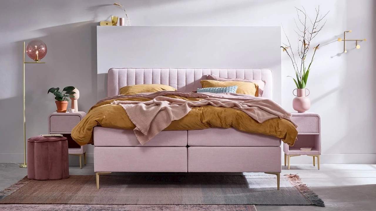 B Bright Boxspring Ruby Vlak – Trendy Design met Verticaal Gelijnd Hoofdbord & Gouden Poten 4 B Bright Boxspring Ruby Vlak – Trendy Design met Verticaal Gelijnd Hoofdbord & Gouden Poten - Afbeelding 2