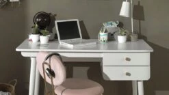 Vipack Bureau Billy Wit met Goudkleurige Accenten – Retro Kinderbureau met 2 Laden -Beter Bed Winkel Bureau Billy wit 1