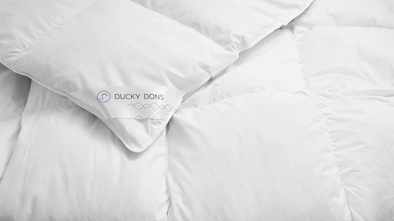 Capella Luxe 15% Eendendons Winterdekbed – Zwaarder Comfort & Anti-Allergisch 6 Capella Luxe 15% Eendendons Winterdekbed – Zwaarder Comfort & Anti-Allergisch - Afbeelding 4