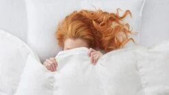 Silvana Royale Extra Light – 100% Eendendons Luxe Zomerdekbed (Rood) 10 Silvana Royale Extra Light – 100% Eendendons Luxe Zomerdekbed (Rood) -Beter Bed Winkel Dekbed Silvana Royale Extra Light 100 dons zomer 2