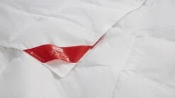 Silvana Royale Extra Light – 100% Eendendons Luxe Zomerdekbed (Rood) 11 Silvana Royale Extra Light – 100% Eendendons Luxe Zomerdekbed (Rood) -Beter Bed Winkel Dekbed Silvana Royale Extra Light 100 dons zomer 3