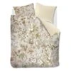 Beddinghouse Bronte Dekbedovertrek - Botanische Lelie Print Nude & Taupe - 100% Katoen-Satijn 2 Beddinghouse Bronte Dekbedovertrek - Botanische Lelie Print Nude & Taupe - 100% Katoen-Satijn -Beter Bed Winkel Dekbedovertrek Bronte naturel