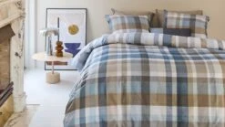 Beddinghouse Eliott Blauw & Zand – Handgeschilderd Ruitpatroon – 100% Katoen Dekbedovertrek 9 Beddinghouse Eliott Blauw & Zand – Handgeschilderd Ruitpatroon – 100% Katoen Dekbedovertrek -Beter Bed Winkel Dekbedovertrek Eliott blue 2