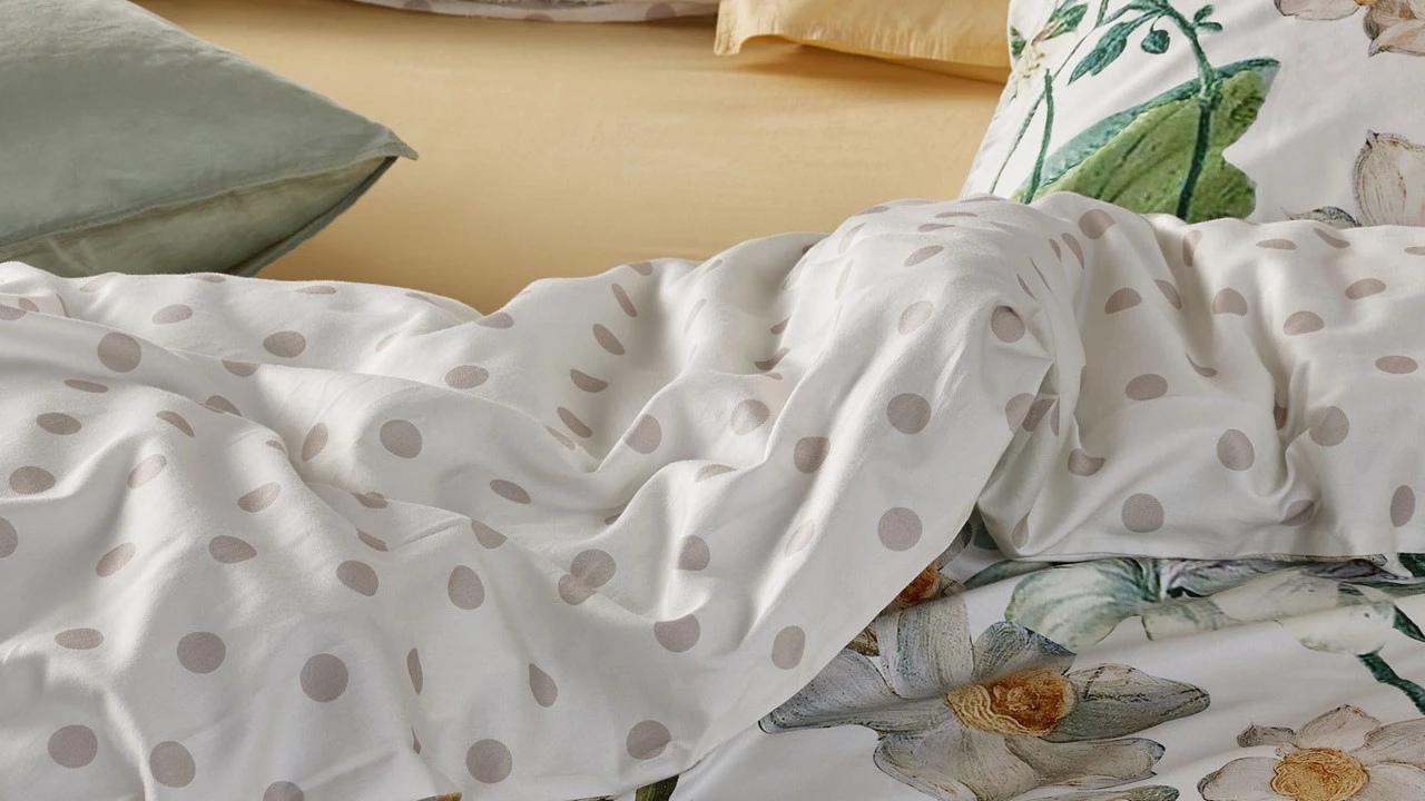 ESSENZA Rosalee Dekbedovertrek – Luxe Katoensatijn met Rijksmuseum Bloemenprint 5 ESSENZA Rosalee Dekbedovertrek – Luxe Katoensatijn met Rijksmuseum Bloemenprint - Afbeelding 3