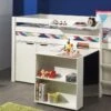 Pino Halfhoogslaper Wit Massief Grenen – Met Commode en Boekenkast – Veilig Kinderbed -Beter Bed Winkel Halfhoogslaper Pino met commode met 2 deuren en boekenkast wit