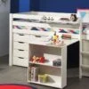 Pino Wit Gelakt Massief Grenen – Halfhoogslaper met Commode, Boekenkast en Bureau -Beter Bed Winkel Halfhoogslaper Pino met commode met 4 laden en boekenkast wit