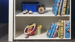 Pino Wit Gelakt Massief Grenen – Halfhoogslaper met Commode, Boekenkast en Bureau -Beter Bed Winkel Halfhoogslaper Pino met commode met 4 laden en boekenkast wit 8