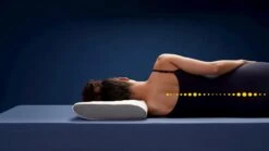 M line Pillow You Roze – Ergonomisch Neksteunkussen (7,5 cm) voor Zijslapers -Beter Bed Winkel Hoofdkussen Pillow You Roze roze 7