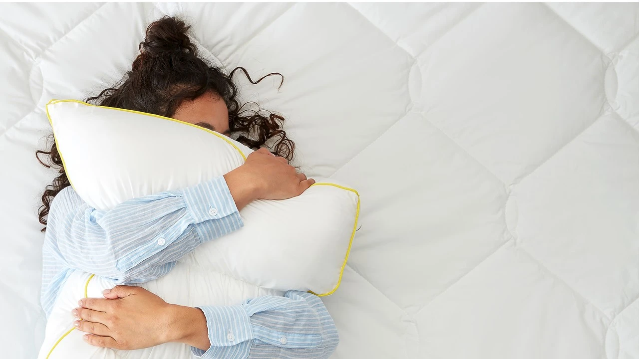 Hoofdkussen Silvana Comfort Geel - Stevig Synthetisch Kussen - Hardheid 5/6 4 Hoofdkussen Silvana Comfort Geel - Stevig Synthetisch Kussen - Hardheid 5/6 - Afbeelding 2