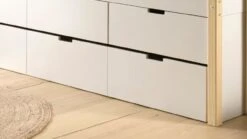 Kajuitbed Magrit Wit en Natuurlijk Hout – Scandinavisch Design met 3 Laden 19 Kajuitbed Magrit Wit en Natuurlijk Hout – Scandinavisch Design met 3 Laden -Beter Bed Winkel Kajuitbed Magrit met 3 laden naturel 7