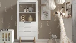 Kast Smile Wit met 3 Laden – Kinderkledingkast met Natuurhouten Poten -Beter Bed Winkel Kast smile met 3 laden wit 2