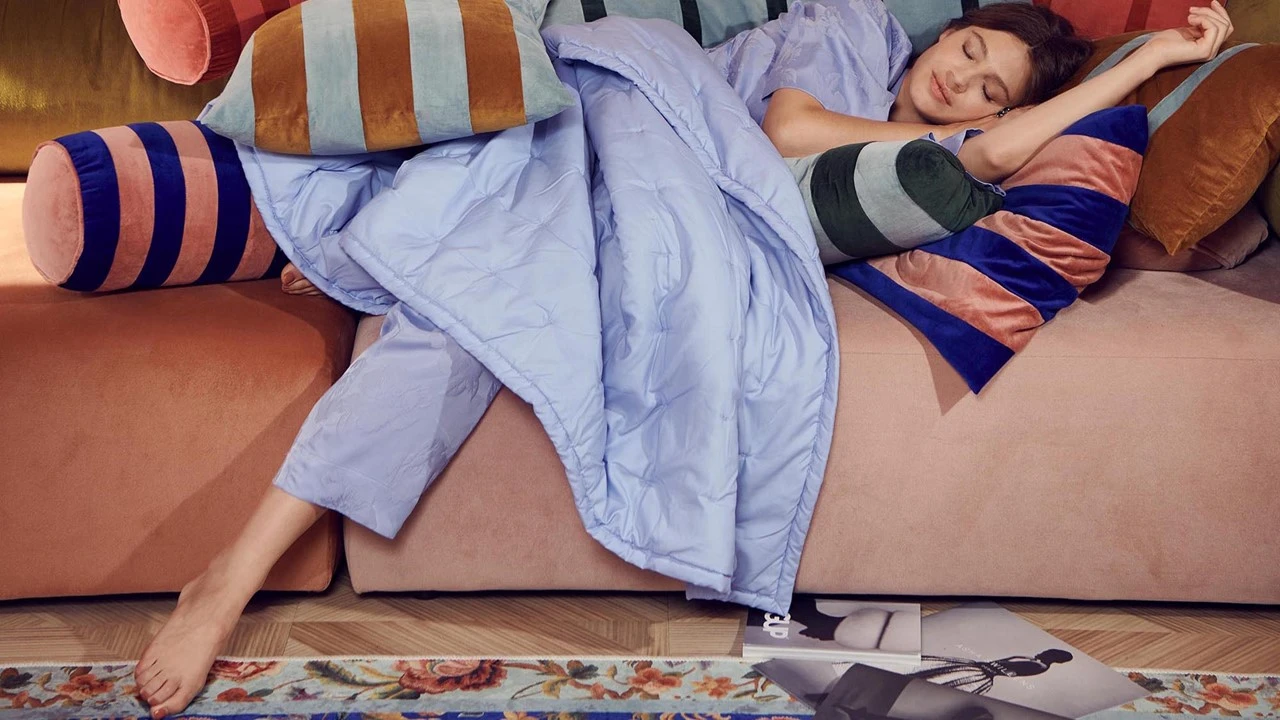 ESSENZA Bell Multi-Color Striped Cotton Velvet Neckroll Pillow - 22x50 cm Decorative Bolster 4 ESSENZA Bell Multi-Color Striped Cotton Velvet Neckroll Pillow - 22x50 cm Decorative Bolster - Afbeelding 2