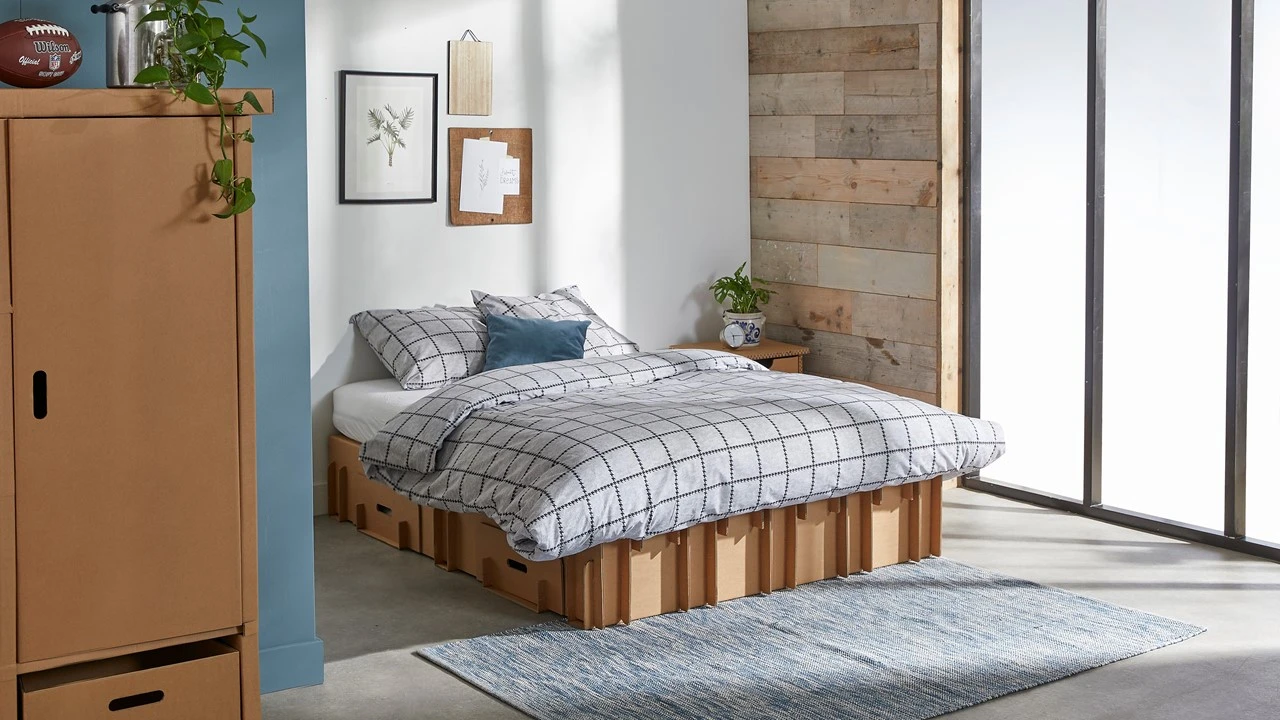 Beter Bed x KarTent Paper Bed – Duurzaam Kartonnen Bed met Easy Pocket Matras & Opbergladen 3 Beter Bed x KarTent Paper Bed – Duurzaam Kartonnen Bed met Easy Pocket Matras & Opbergladen
