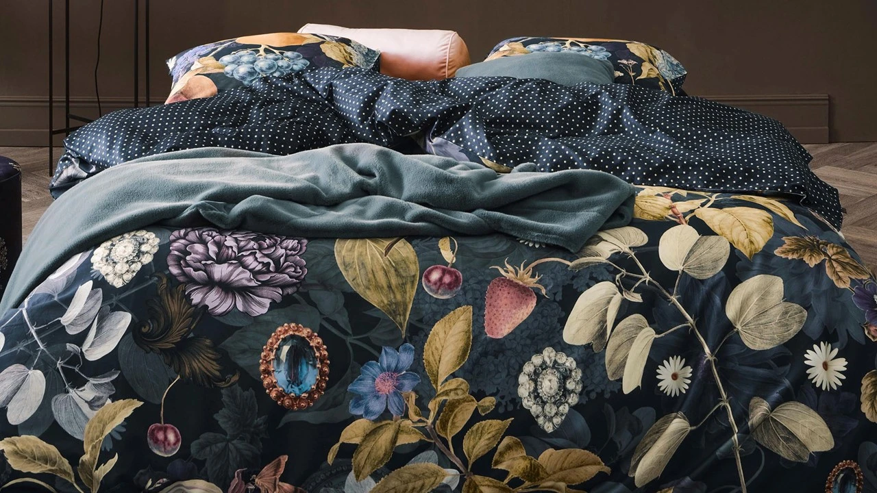 ESSENZA Plaid Furry Ultra-Soft Fake Fur Throw Blanket β Stylish Winter Lounge Essential 4 ESSENZA Plaid Furry Ultra-Soft Fake Fur Throw Blanket β Stylish Winter Lounge Essential - Afbeelding 2