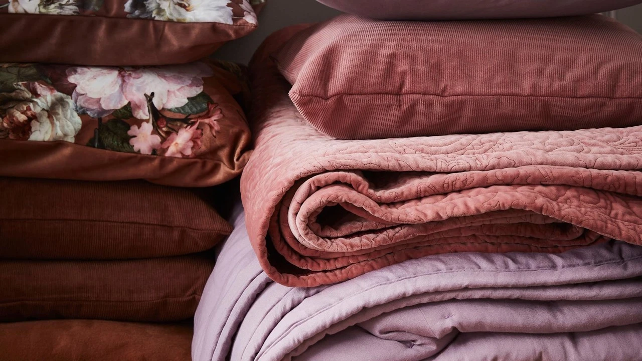 ESSENZA Plaid Ruth Navy Blue β Quilted Soft Microfiber Throw Blanket 4 ESSENZA Plaid Ruth Navy Blue β Quilted Soft Microfiber Throw Blanket - Afbeelding 2