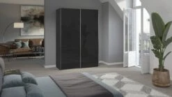 Kixx Schuifdeurkast Zwart met Volledige Glasdeuren – Moderne Garderobekast 7 Kixx Schuifdeurkast Zwart met Volledige Glasdeuren – Moderne Garderobekast -Beter Bed Winkel Schuifdeurkast Kixx zwart zwartglas 5