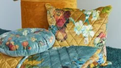 Beddinghouse x Van Gogh Museum Carré Cush Gouden Bloemenboeket – Luxe Quilted Sierkussen -Beter Bed Winkel Sierkussen Carre Cush gold 2