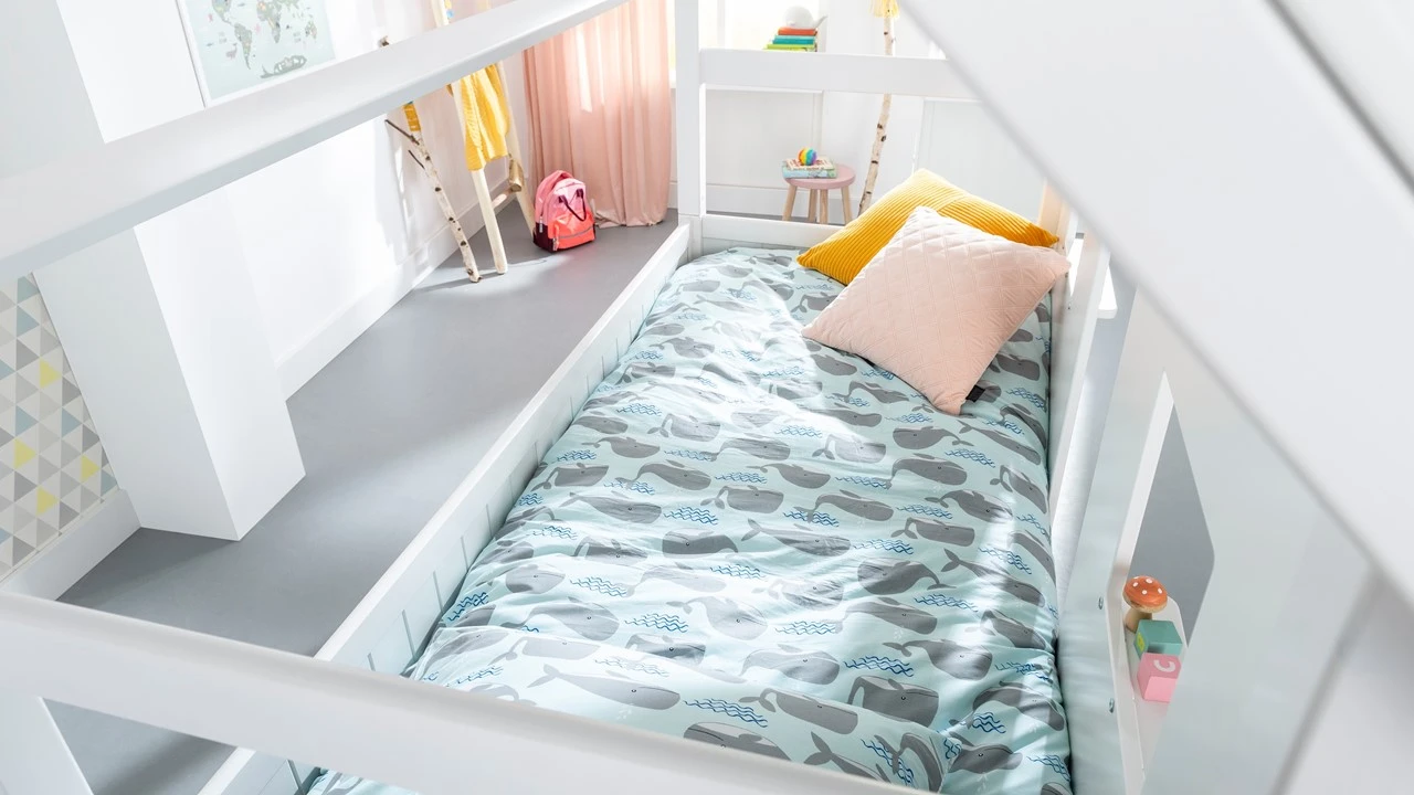 Flexworld Puck Wit Grenen Sofabed met Dakframe en Half Dak – Scandinavisch Kinderbed Huisje 7 Flexworld Puck Wit Grenen Sofabed met Dakframe en Half Dak – Scandinavisch Kinderbed Huisje - Afbeelding 5