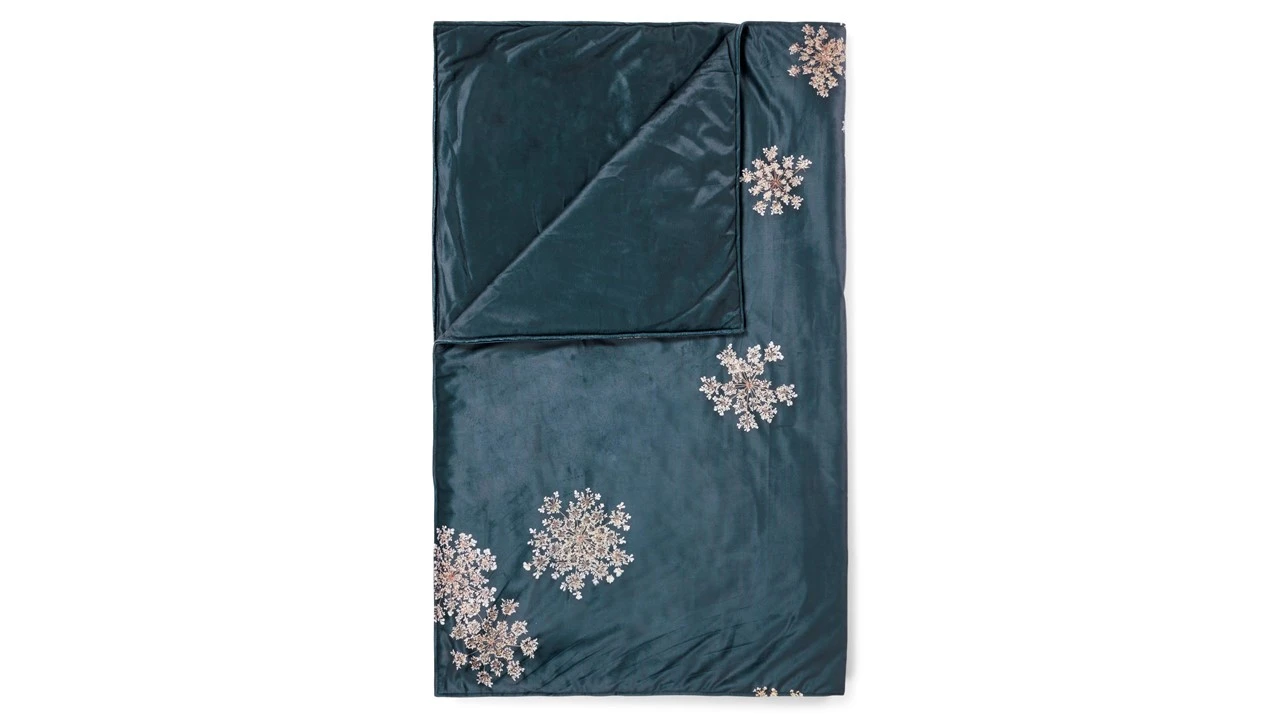 ESSENZA Lauren Sprei Indigoblauw Velvet β Luxe Bloemenpatroon Bedsprei 4 ESSENZA Lauren Sprei Indigoblauw Velvet β Luxe Bloemenpatroon Bedsprei - Afbeelding 2