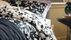 ESSENZA Ruth Sprei Cream – Luxe Zachte Bedsprei met Subtiele Stiksels 11 ESSENZA Ruth Sprei Cream – Luxe Zachte Bedsprei met Subtiele Stiksels -Beter Bed Winkel Sprei Ruth antraciet 4