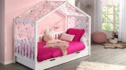 Dallas Huisbed Textielset Roze met Witte Vlinders – Decoratieve Gordijnset voor Kinderkamer -Beter Bed Winkel Textielset voor huisbed Dallas wit 2