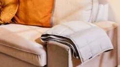 Emma Hug Verzwaringsdeken - 6-Laags Ergonomisch Ontwerp voor Diepe Slaap 8 Emma Hug Verzwaringsdeken - 6-Laags Ergonomisch Ontwerp voor Diepe Slaap -Beter Bed Winkel Verzwaringsdeken Emma Hug 2